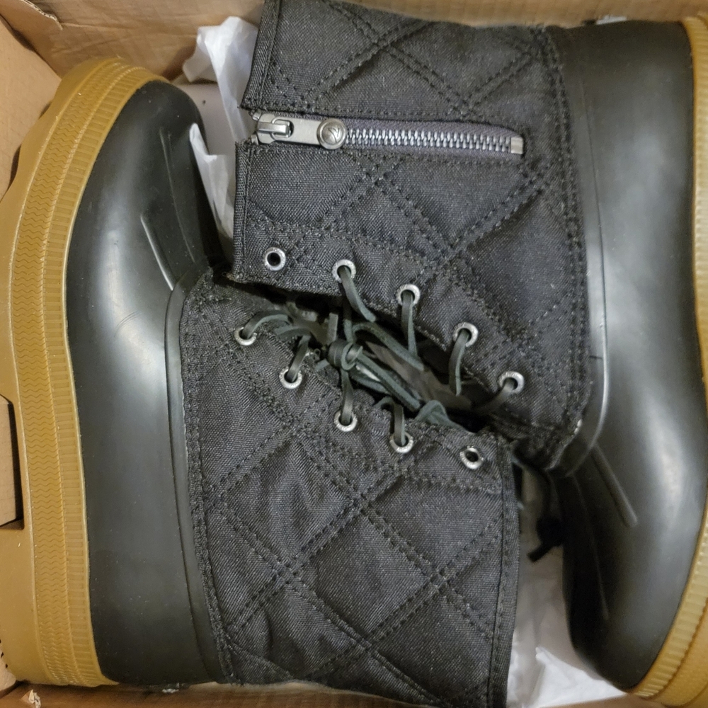 Sperry Saltwater Boots in Black Size 9